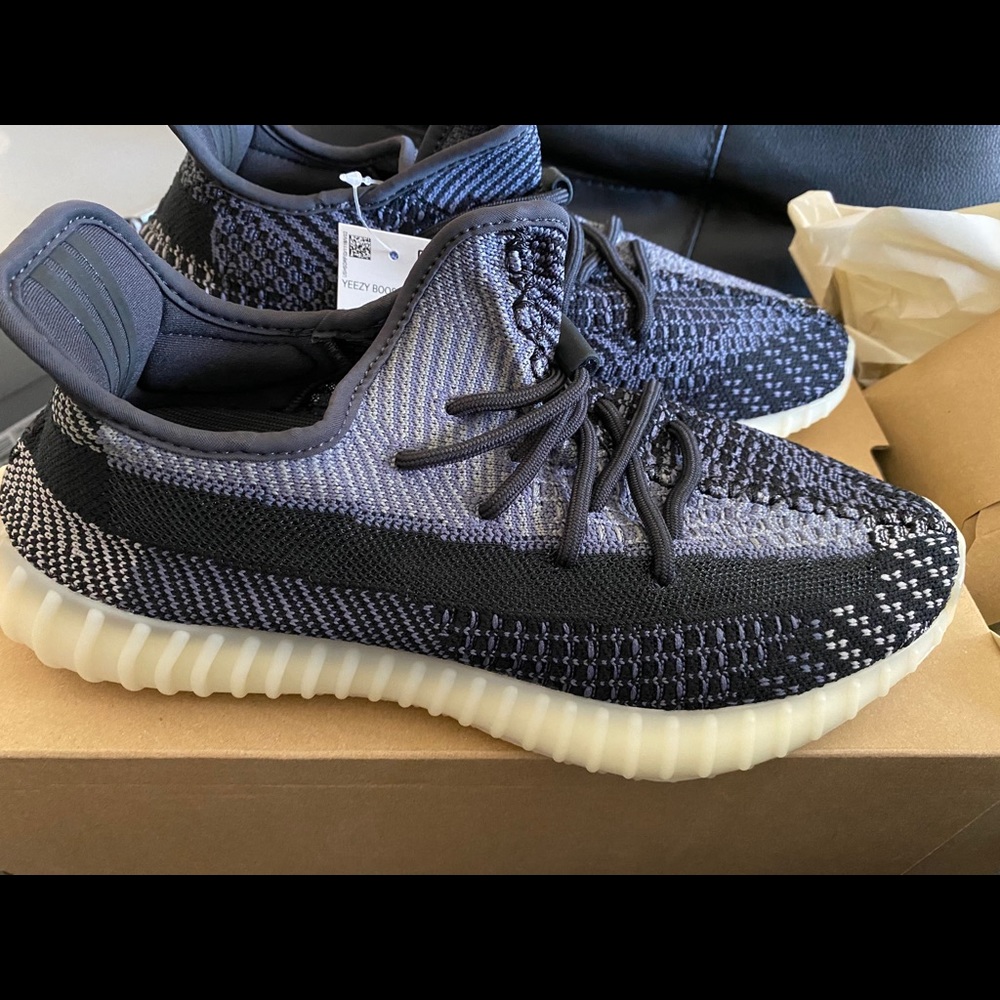 Yeezy boost 350 carbon